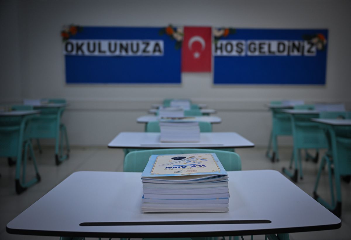 MEB 283 Milyon Ders Kitabını Dağıtıyor