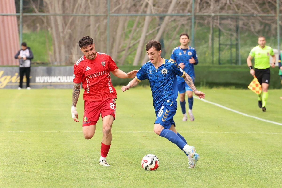 Menemen FK'da Efe Taylan Altunkara Erzincanspor'a transfer oldu; Başkan Tokul geri adım mı atıyor?