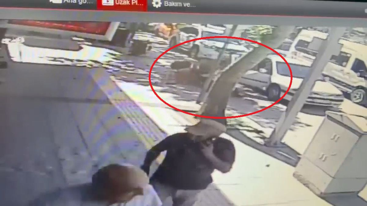 Amasya'da Park Halindeki Otomobilin Kapısı Motosikletliye Çarptı: 1 Yaralı