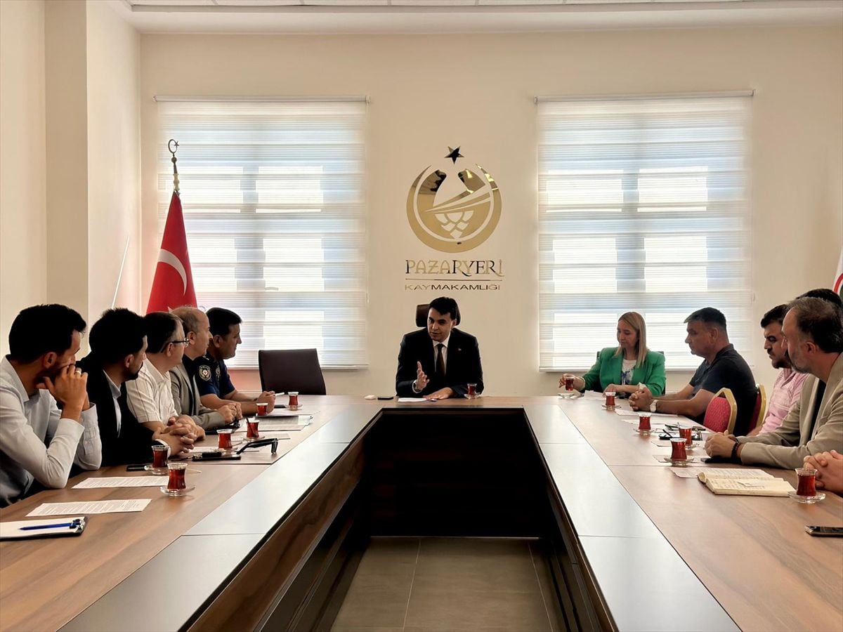 Pazaryeri'nde okul güvenlik toplantısı