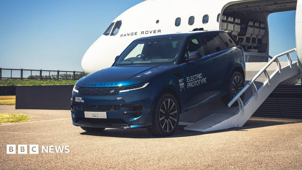 Range Rover'ın İlk Tam Elektrikli Modeli Tanıtıldı