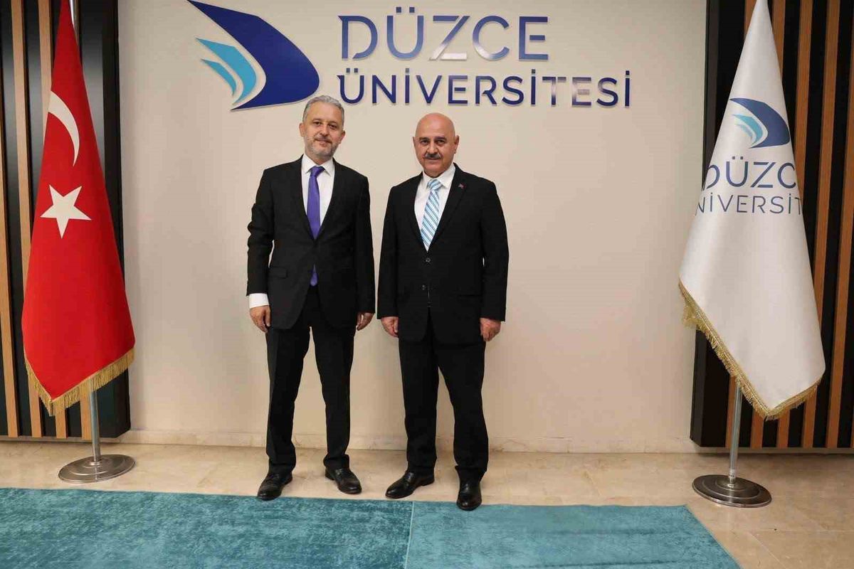 Düzce İl Sağlık Müdürü'nden Rektör Sözbir'e Tebrik Ziyareti