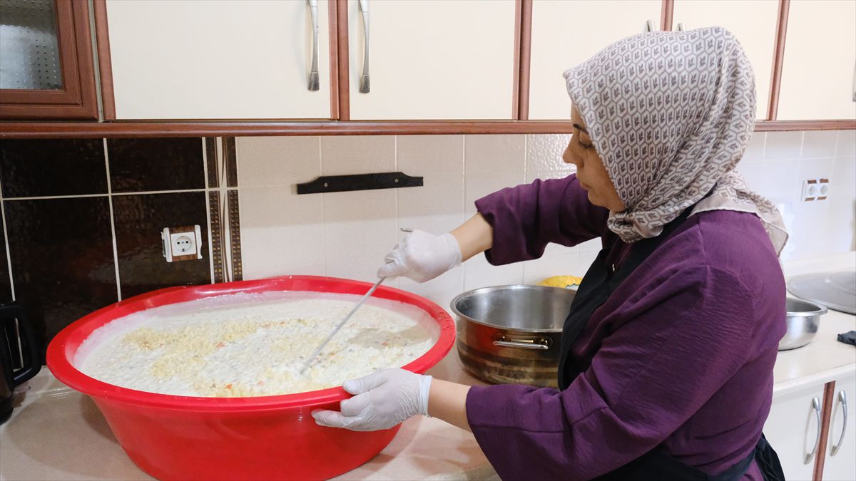Şarkışla'da 100 haneye her gün sıcak yemek