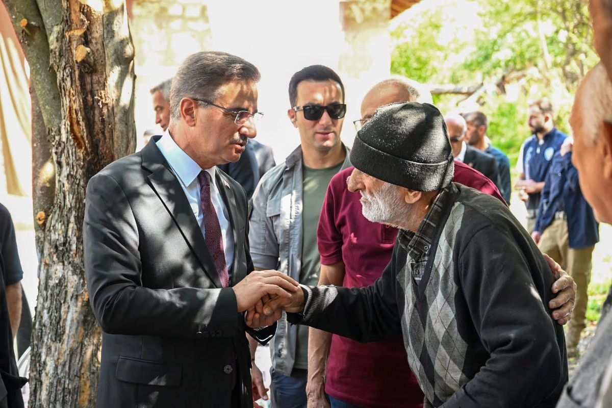 Vali Baruş, Şehitlerin Adını Taşıyan Taziye Evi İnşaatını İnceledi