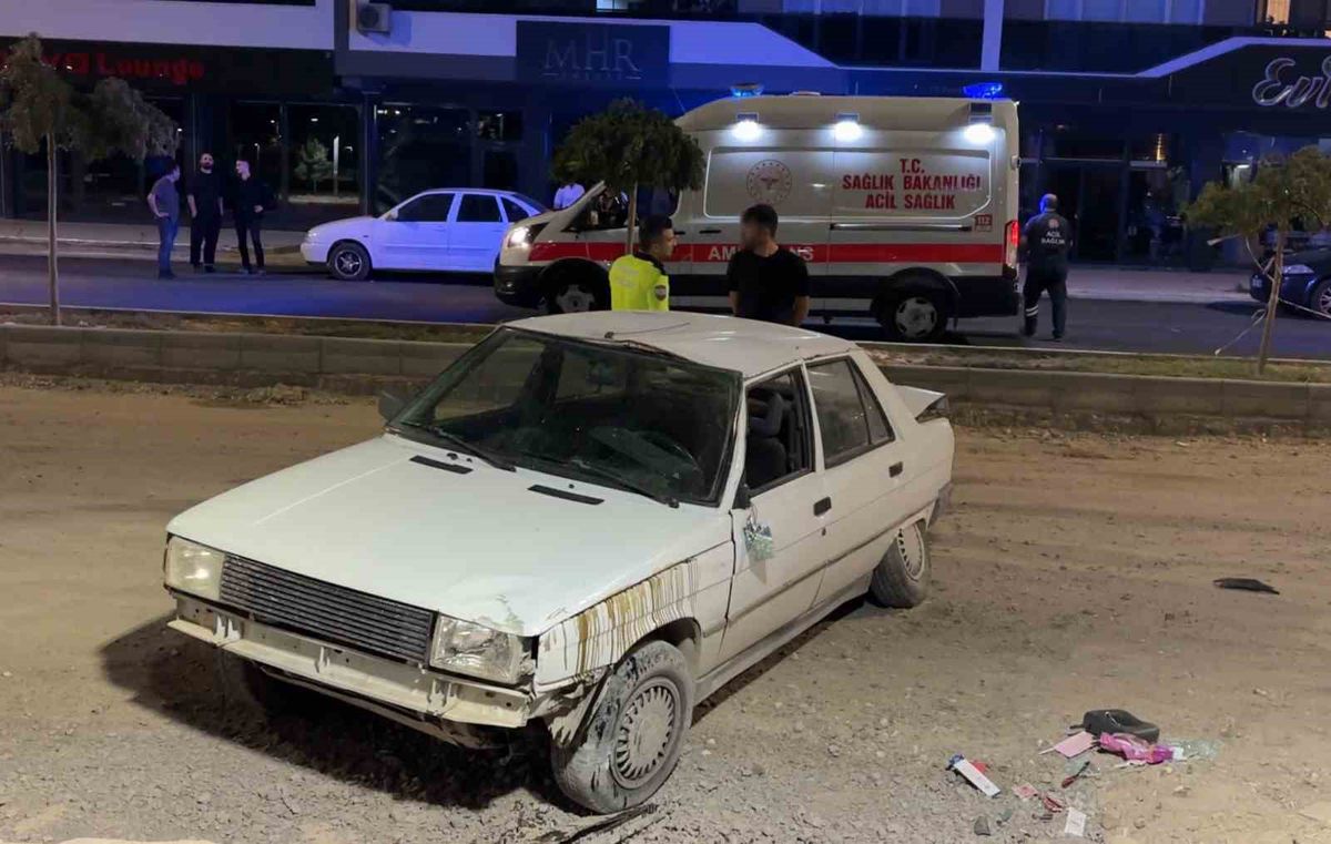 Aksaray'da Takla Atan Otomobilde Sürücü Yara Almadan Kurtuldu