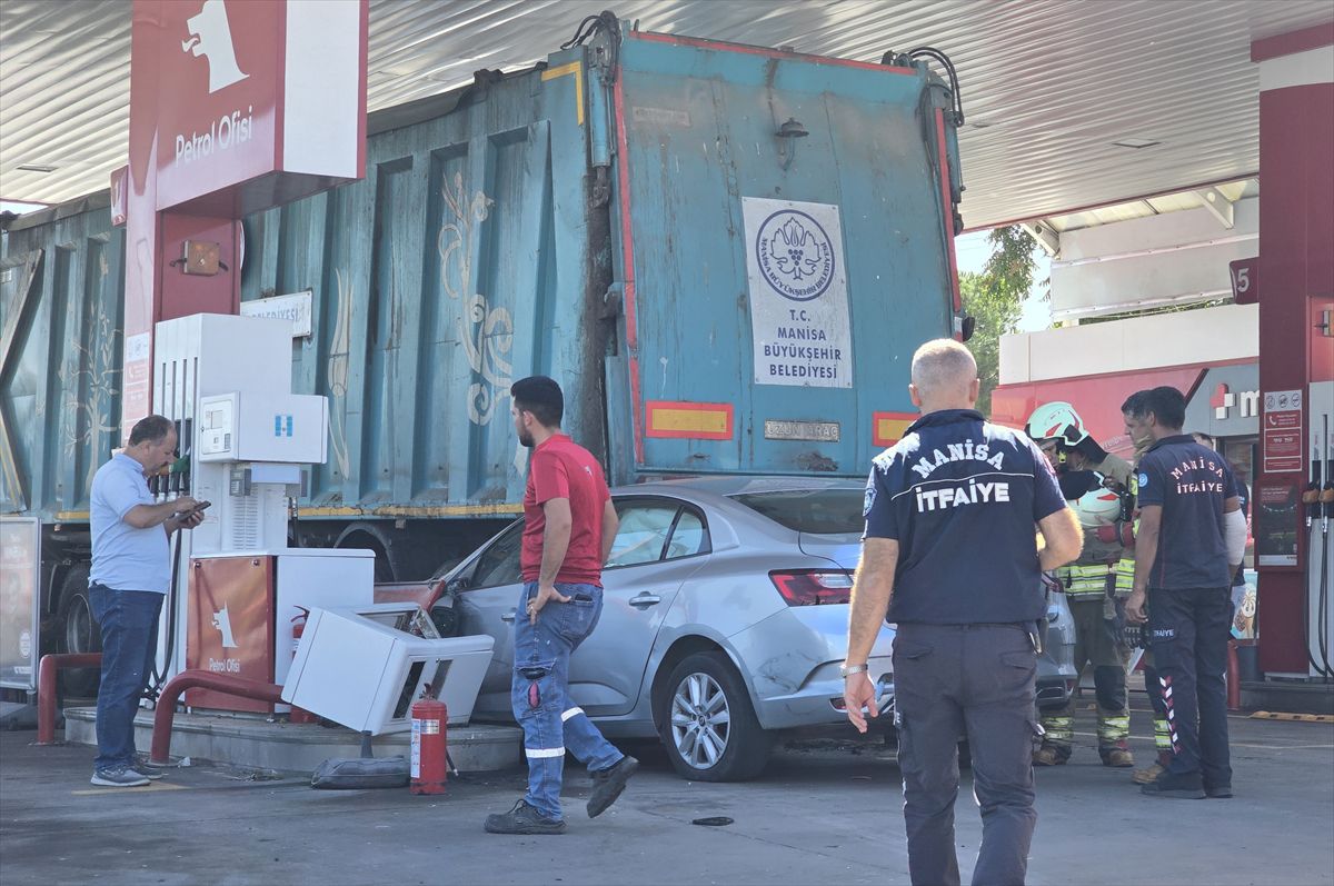 Turgutlu'da Zincirleme Trafik Kazası: 1 Yaralı