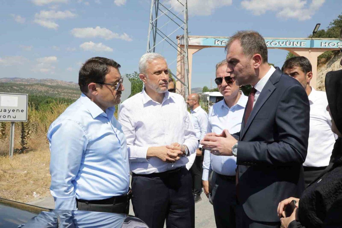 Kütahya'da Yol Yapım Çalışmaları Yerinde İncelendi