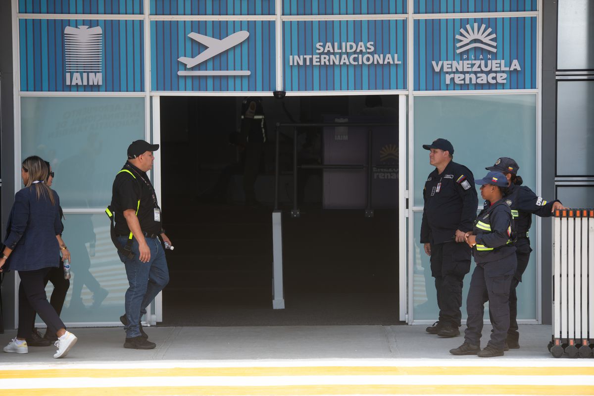 Maiquetia Havalimanı Geçici Terminallerle Yeniden Ticari Uçuşlara Başladı