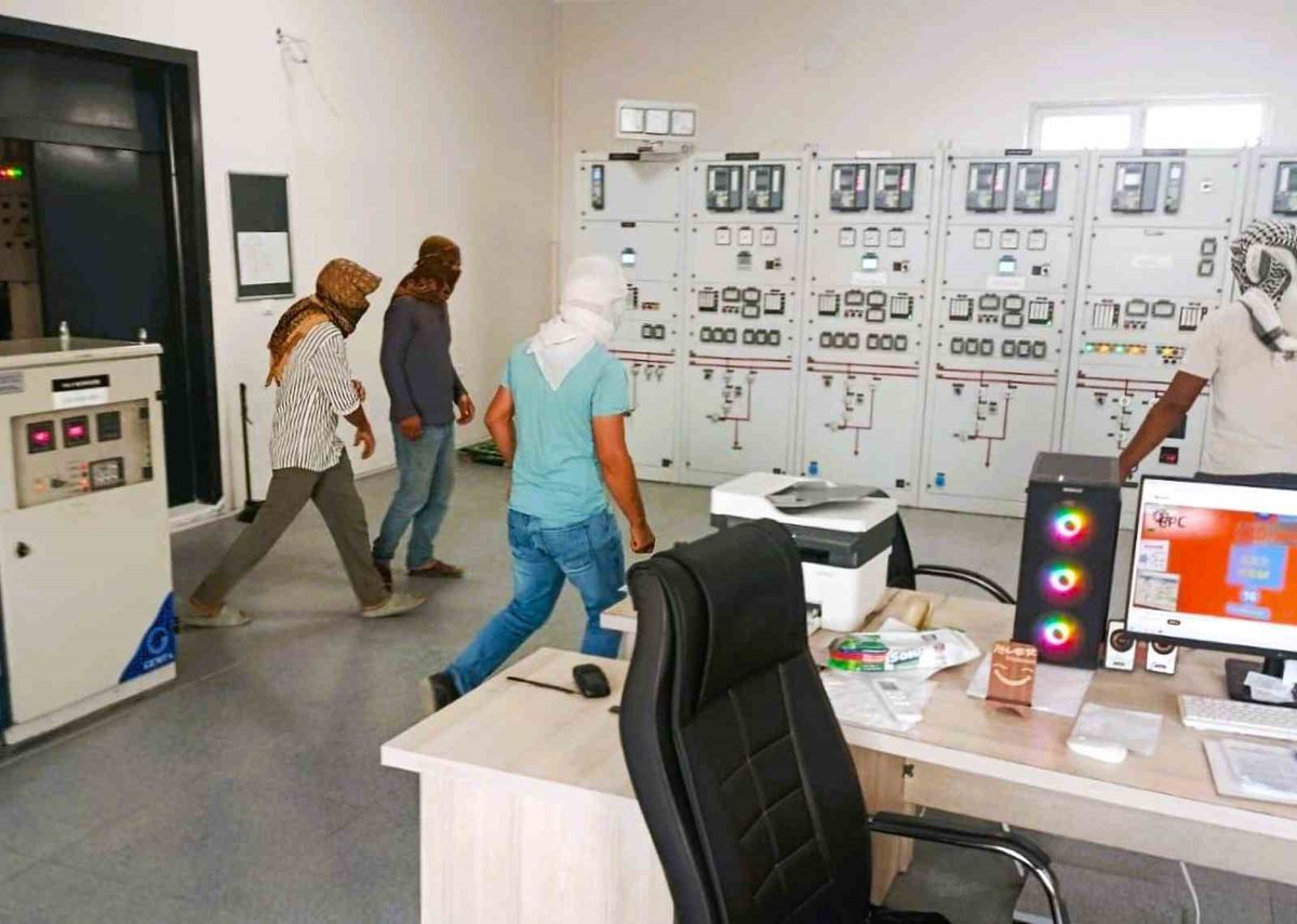 Viranşehir'de Trafo Merkezine Maskeli Baskın