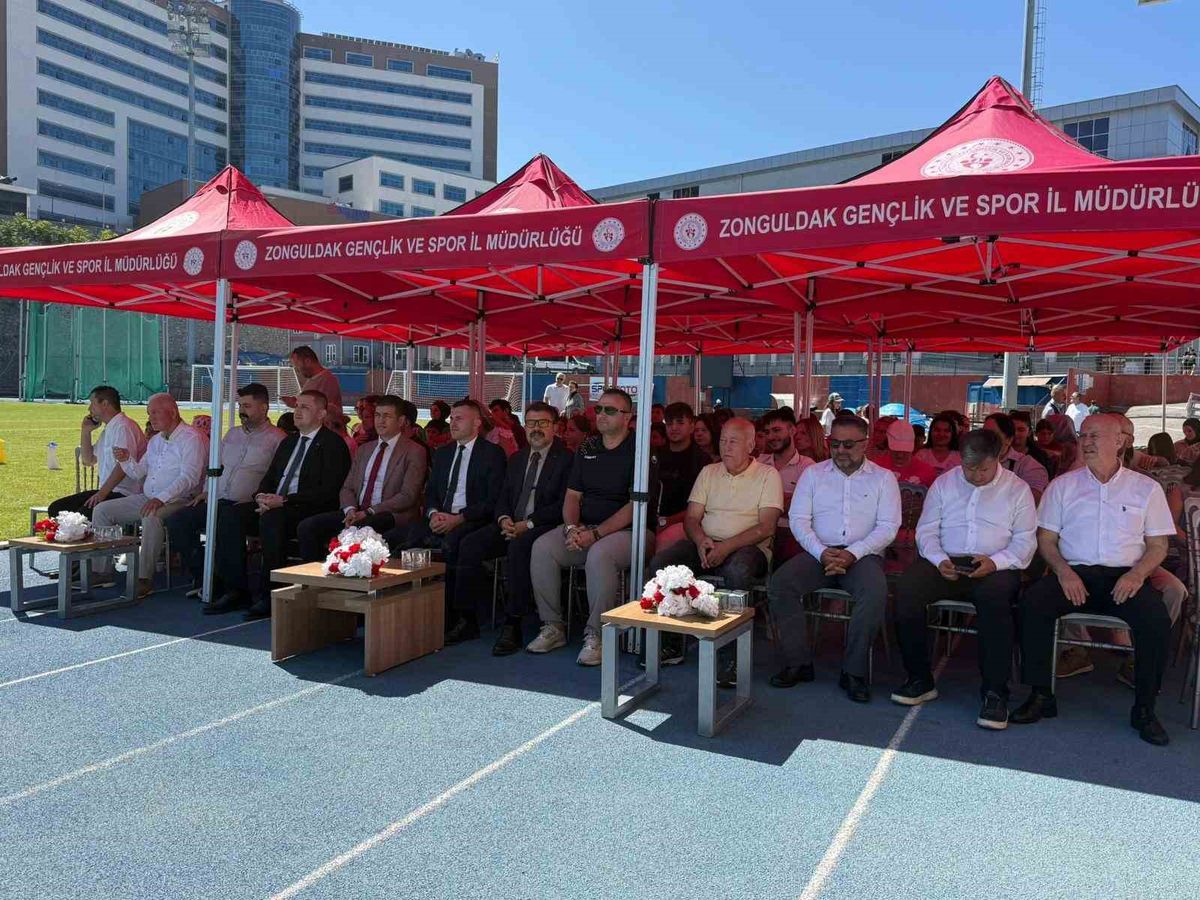 Zonguldak'ta GSB Gençlik Yaz Kulübü Kapanış Şenliği Coşkuyla Kutlandı