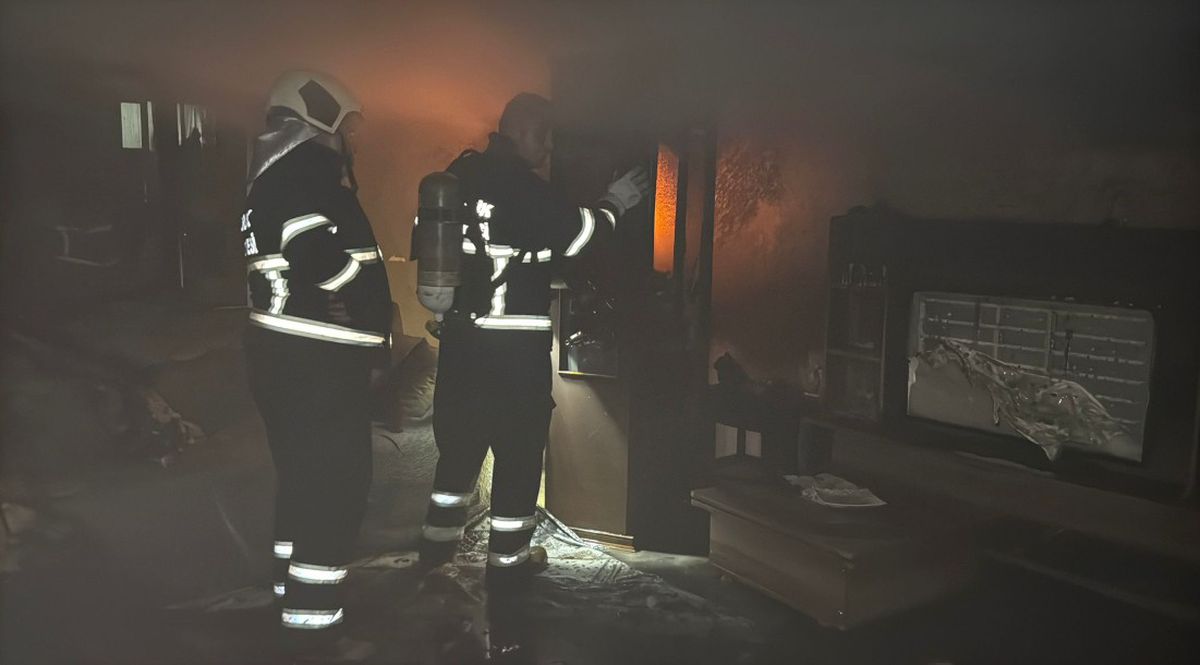 Karabük'te Apartman Yangını: 2 Kişi Dumandan Etkilendi