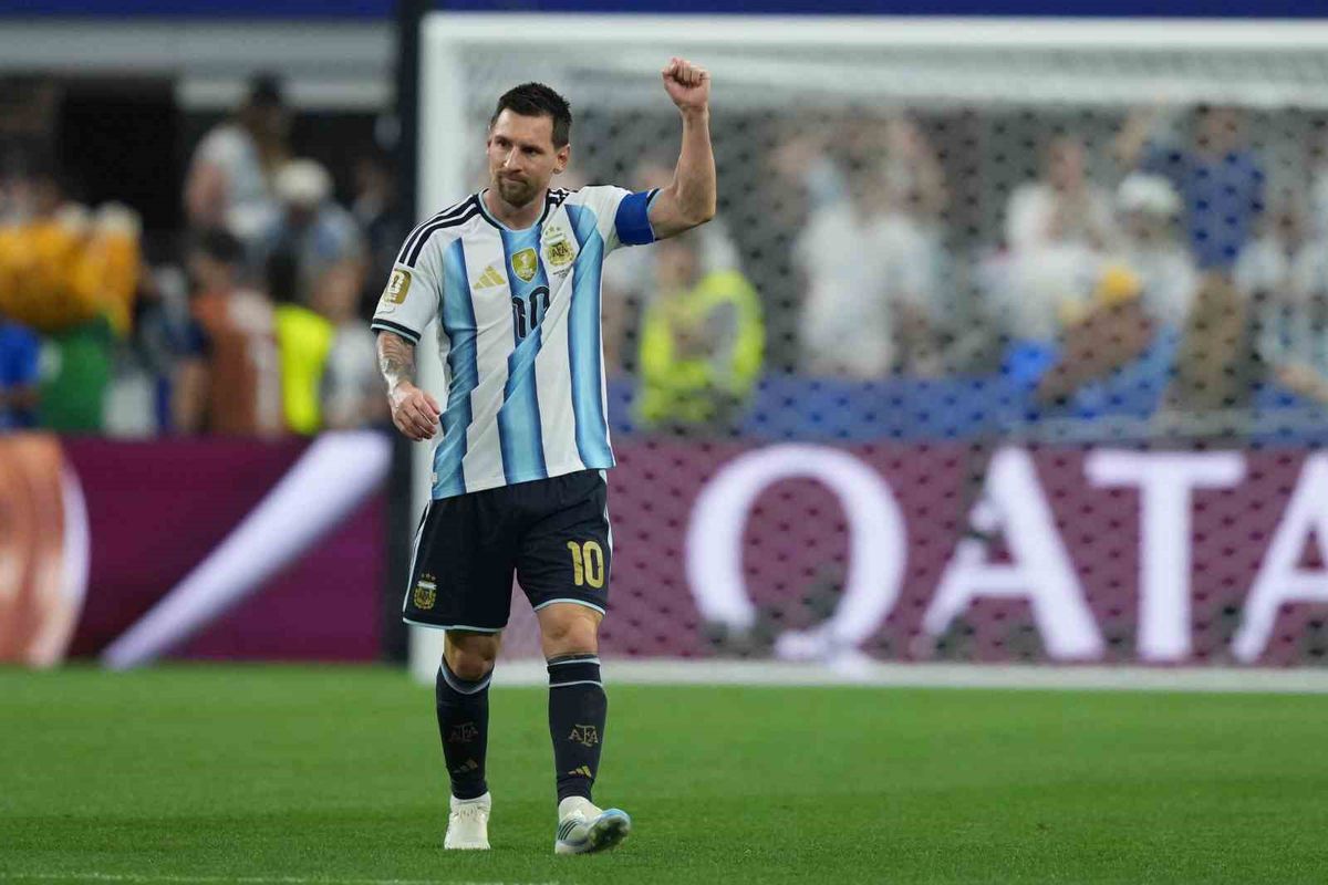 Arjantin'den Messi'ye Veda: Tüm Maçlarda 10. Dakikada Saygı Duruşu