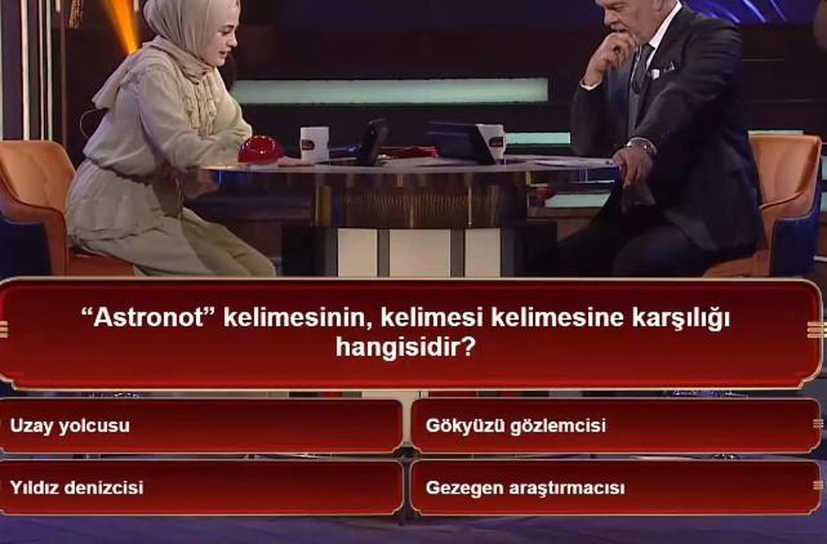 'Astronot' kelimesinin, kelimesi kelimesine karşılığı hangisidir?