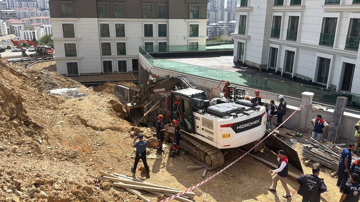 Başakşehir'de Göçük: 1 İşçi Kurtarıldı, 1'i Aranıyor