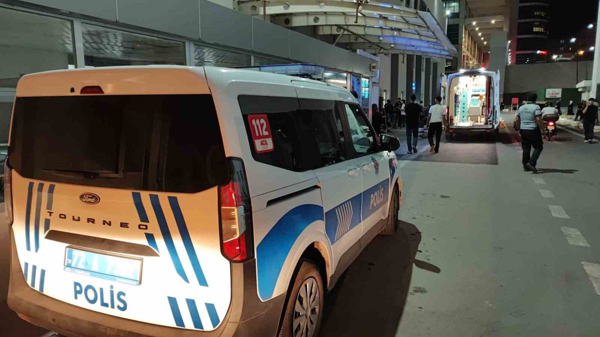 Epilepsi Nöbeti Genci 8. Kattan Düşürdü