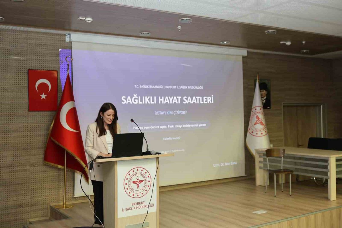 Bayburt'ta Sağlık Çalışanlarına Liderlik Eğitimi