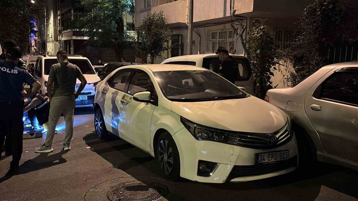 Bayrampaşa'da Polisten Kaçan Sürücü Araçlara Çarptı: 1 Gözaltı, 1 Kaçak