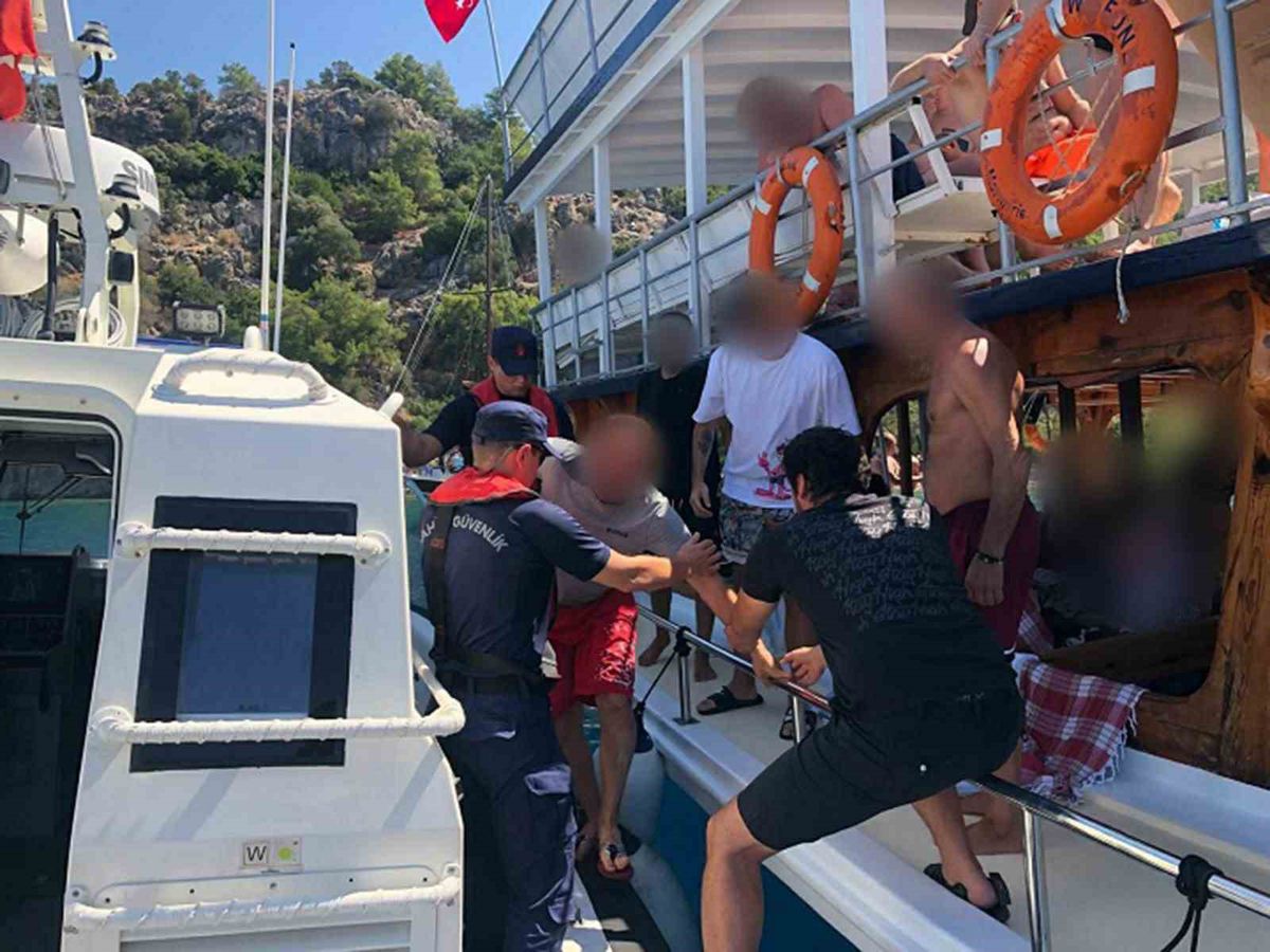 Marmaris'te İki Ayrı Tekne İmdadı