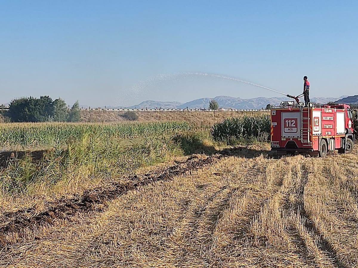 Burdur'da Ot Yangını Kontrol Altına Alındı