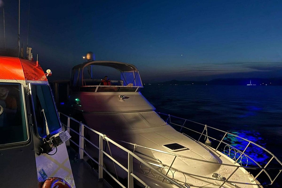 Çanakkale Boğazı'nda arıza yapan tekne Sütlüce'ye yanaştırıldı