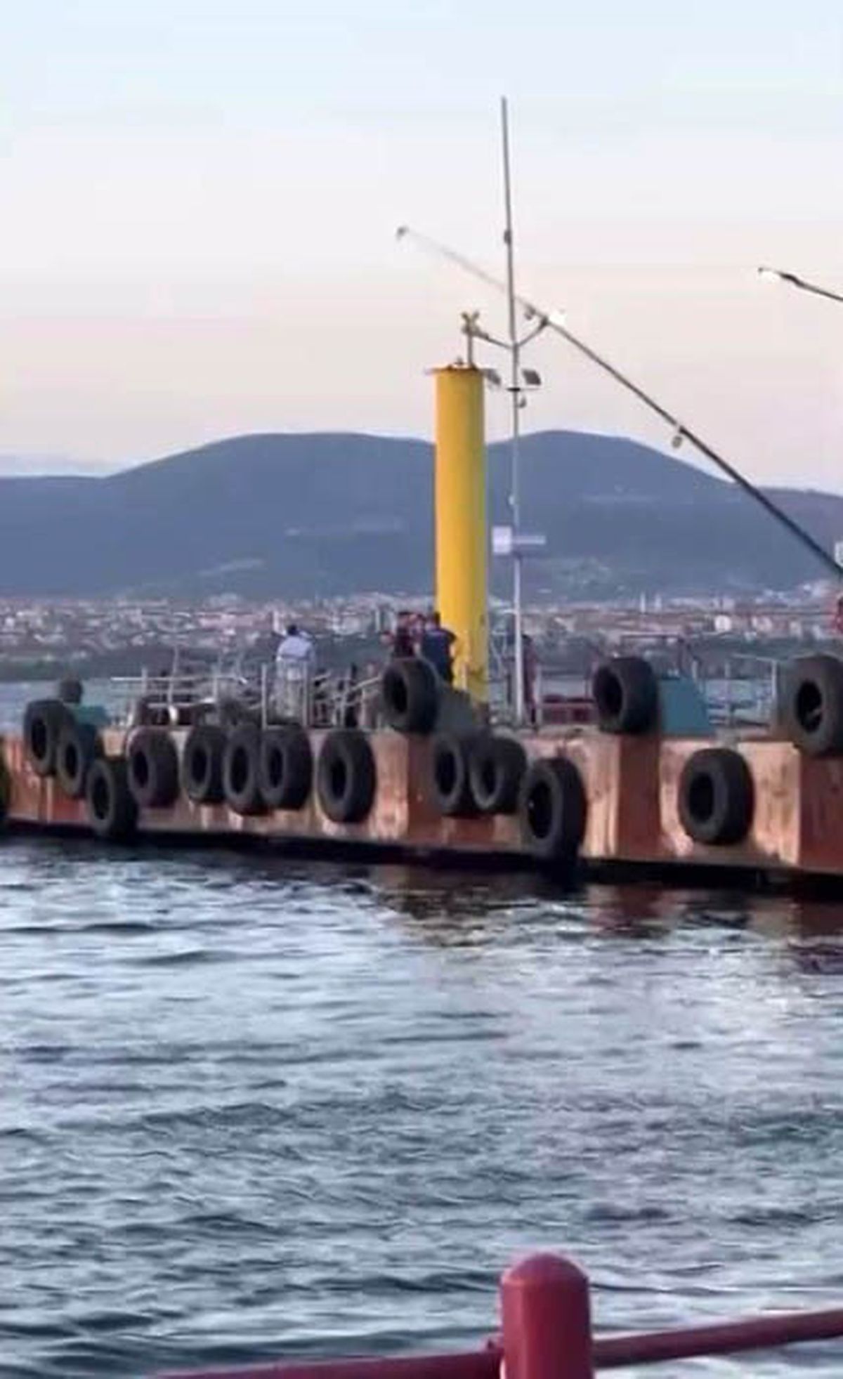 Gölcük'te denizde erkek cesedi bulundu