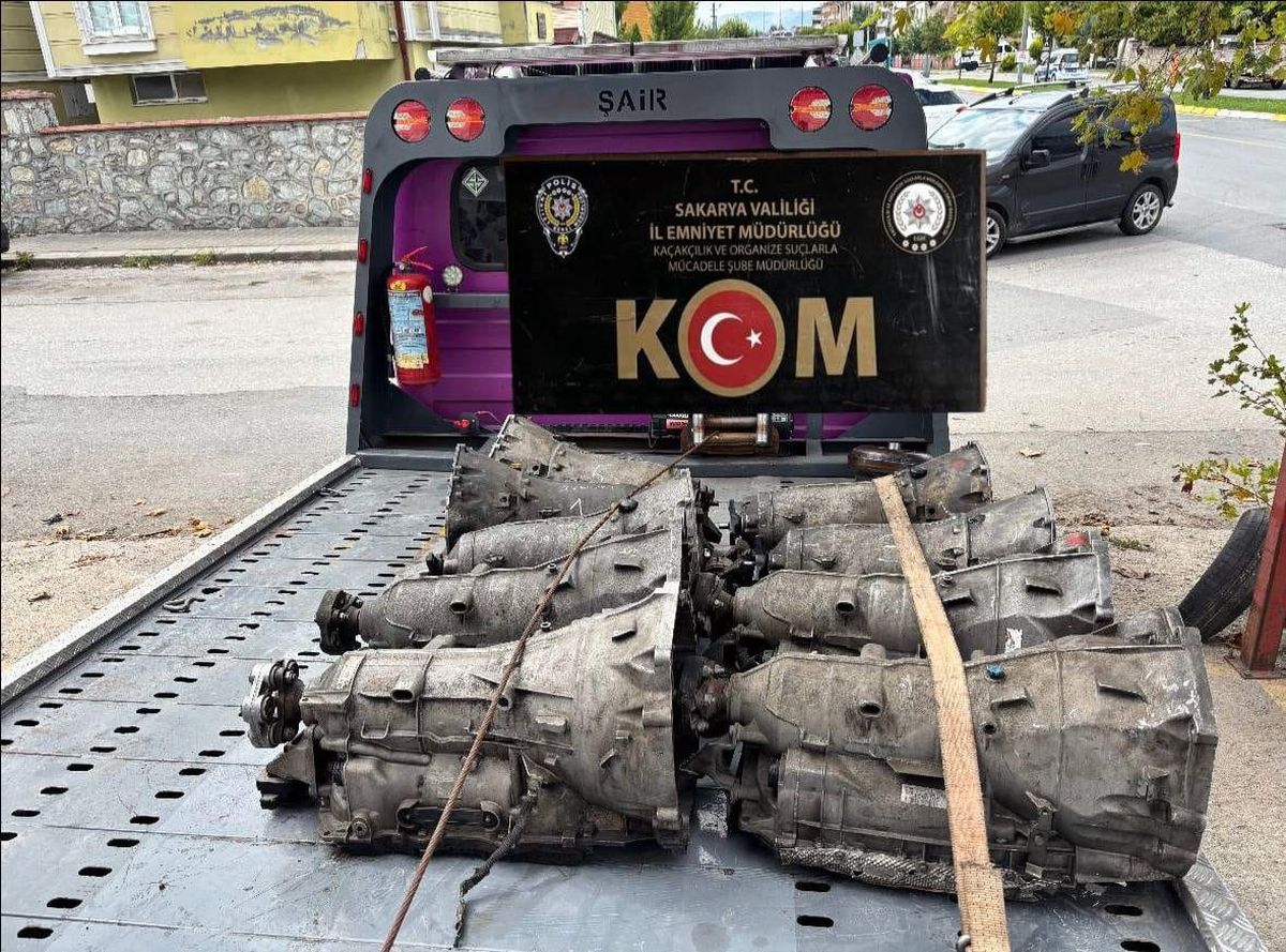 Sakarya'da kaçak ürün operasyonu: 2 gözaltı