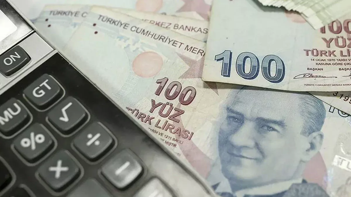 DİSK-AR: Ağustos'ta asgari ücret enflasyona 6 bin 196 lira kaybetti