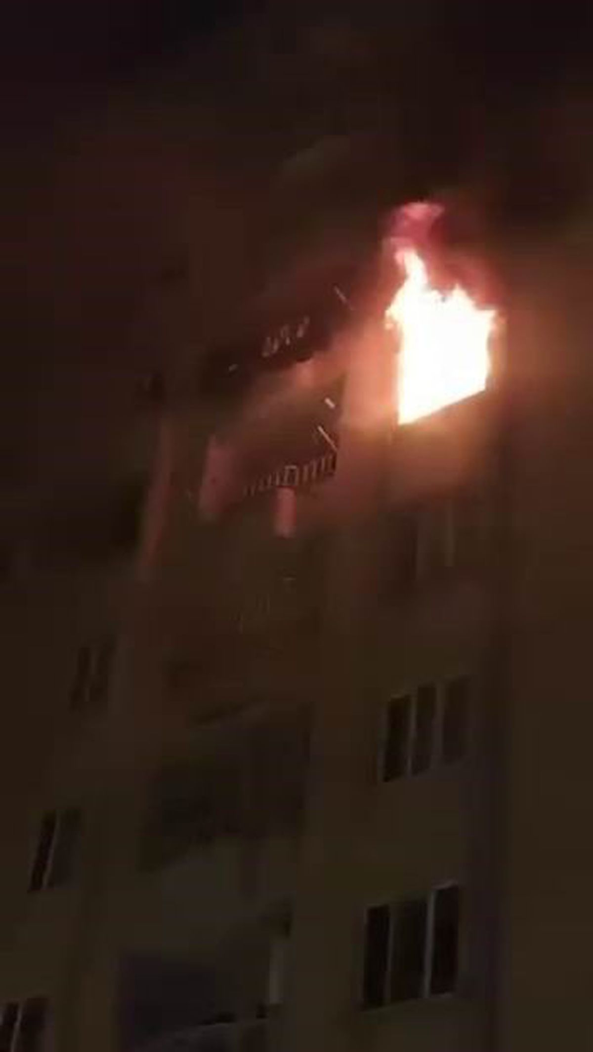 Sur'da Apartman Yangını Panik Yarattı