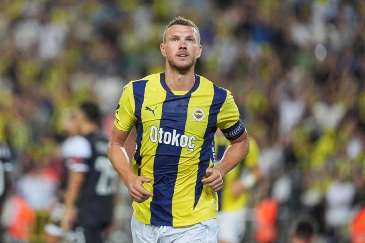 Edin Dzeko'dan 20 yıl sonra veda kararı! Son maçının tarihini açıkladı