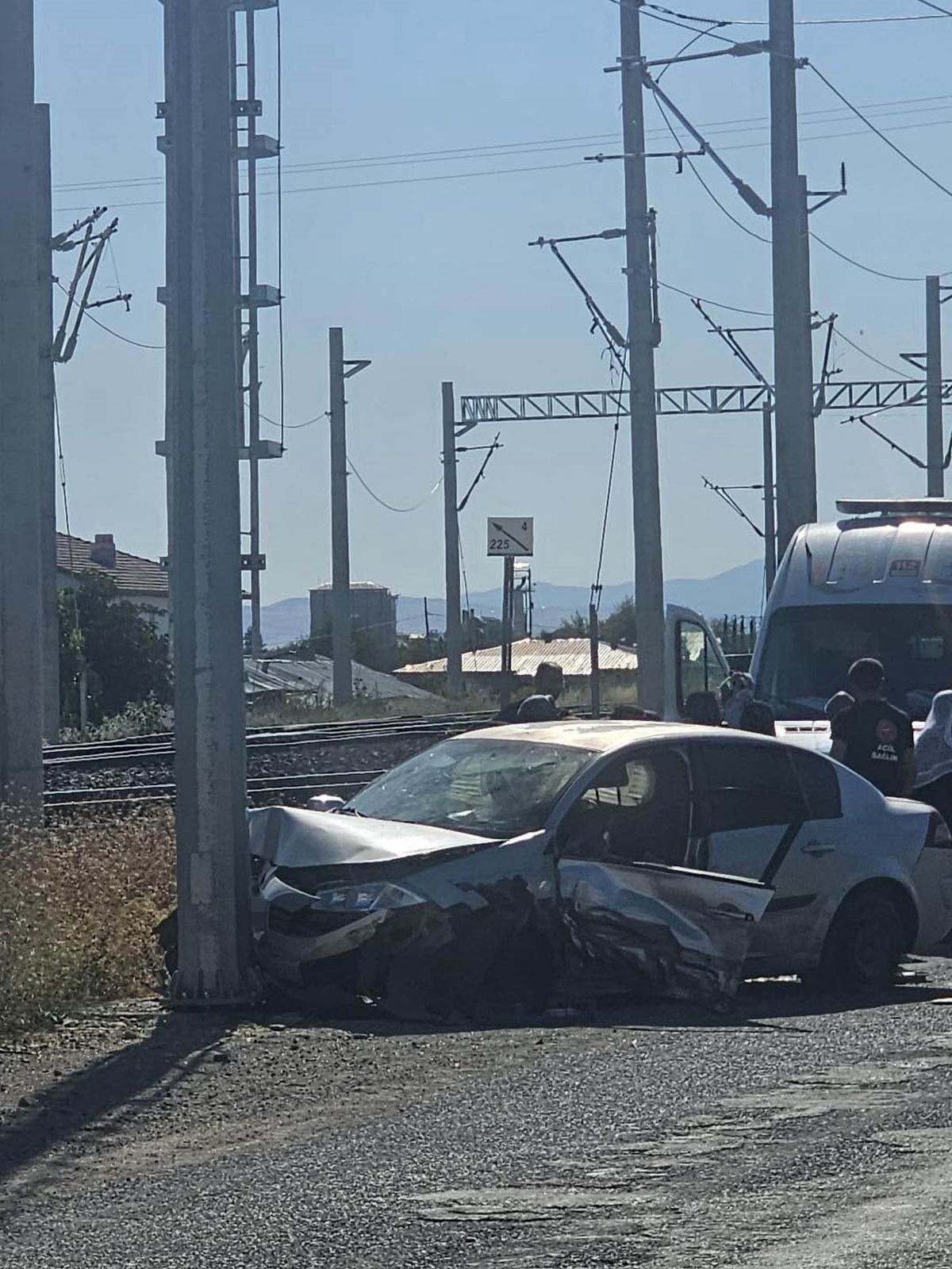 Elazığ'da iki otomobil çarpıştı: 5 yaralı