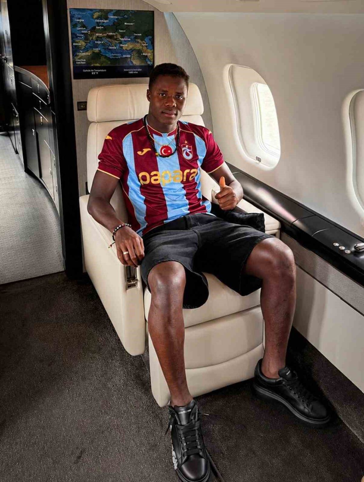 Trabzonspor'un Yıldızı Dju Özel Uçakla Geliyor