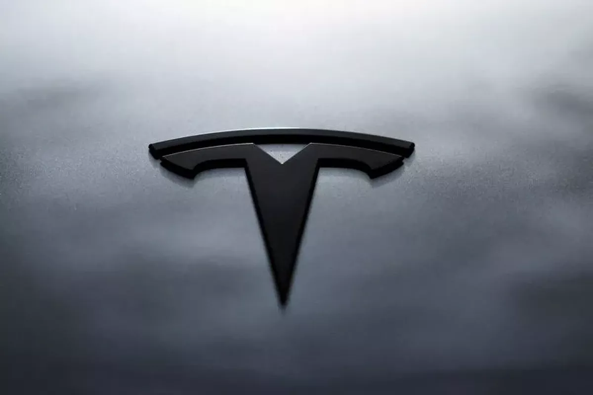 Fransa, Tesla'nın FSD Sistemini Yol Testlerine Başlattı