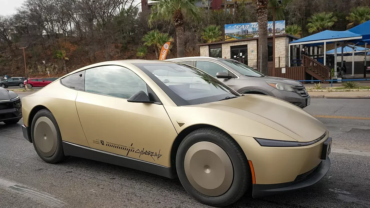 Fransa, Tesla'nın otonom araç testlerine onay verd…