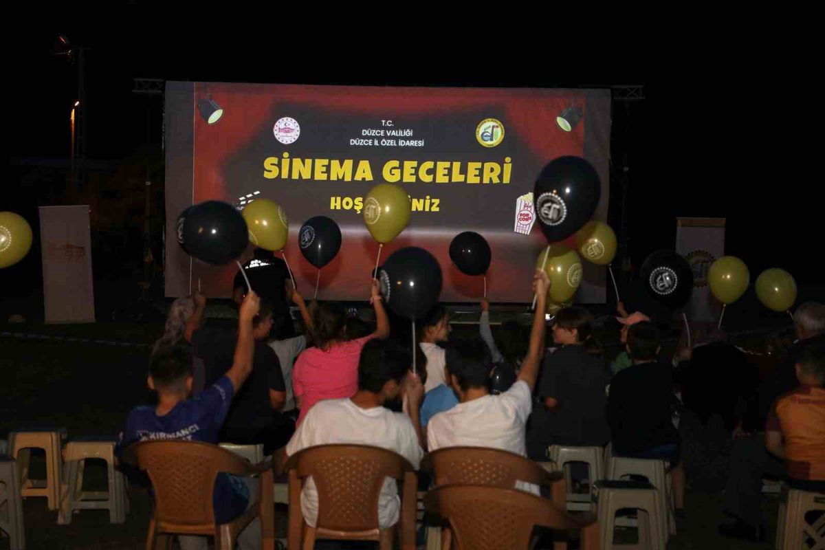Hasanlar Köyü'nde Nostaljik Açık Hava Sineması Keyfi