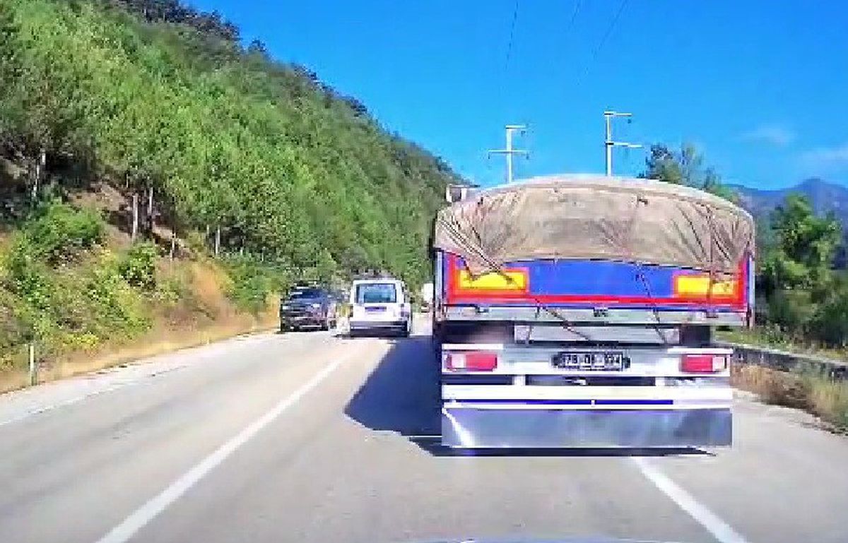 Karabük'te Sollama Faciası: Son Anda Önlenen Kaza Kamerada