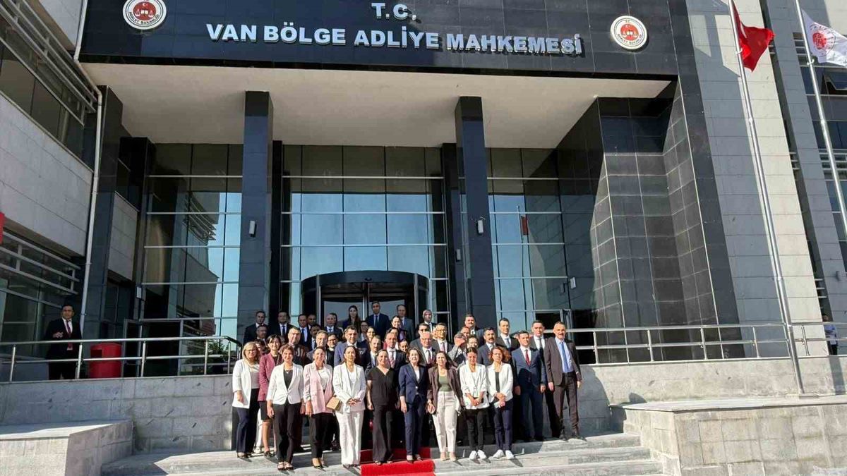 HSK Üyesi Sait Özdemir Van'da Yargı Mensuplarıyla Buluştu