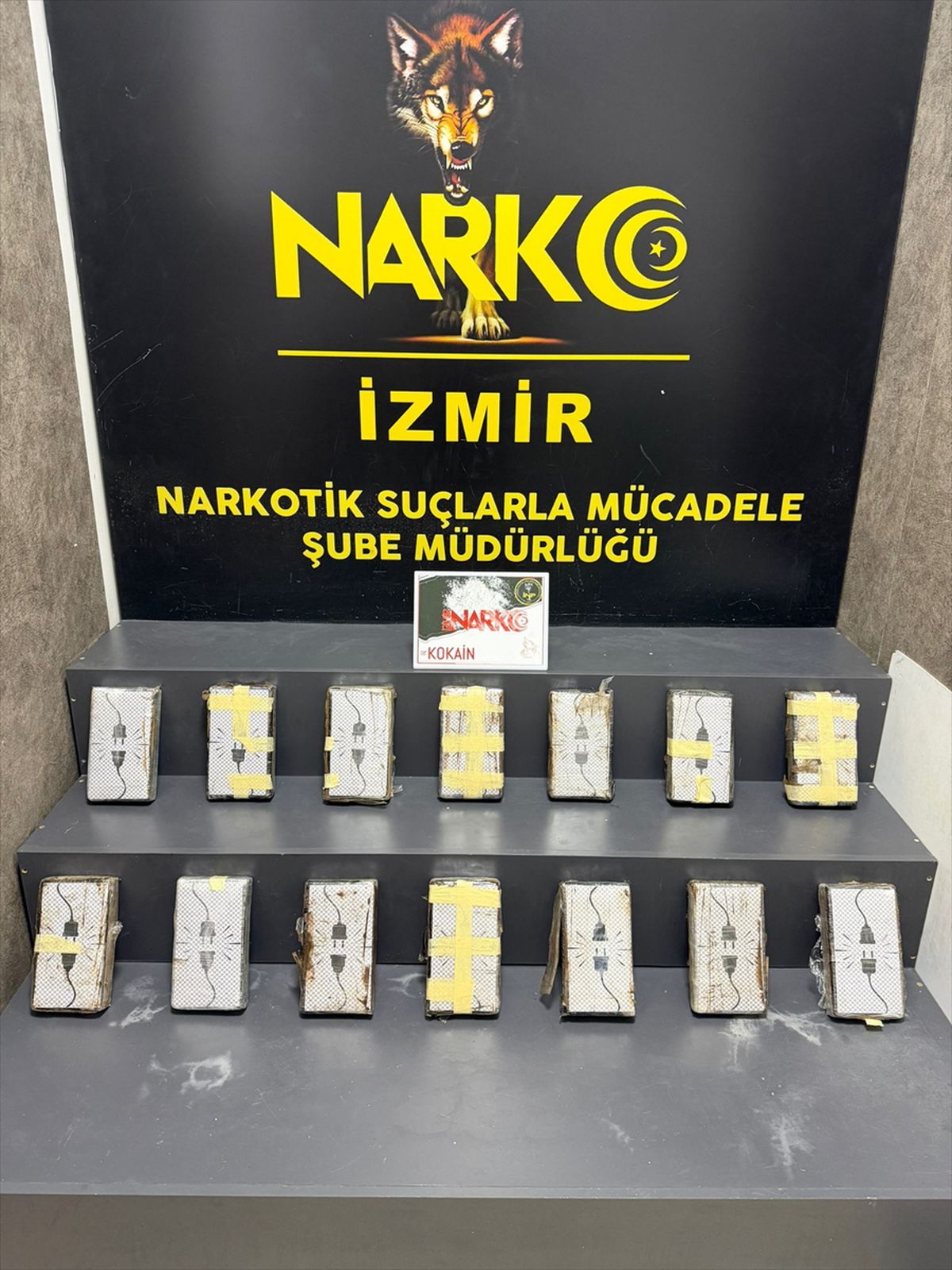 İzmir'de 16 kilo 600 gram sentetik uyuşturucu ele geçirildi