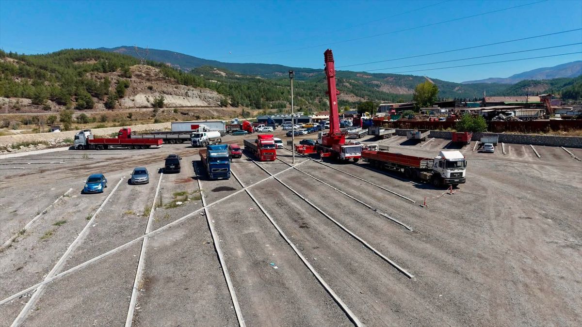 Karabük'te Kamyon ve Tır Garajı Hizmete Açıldı