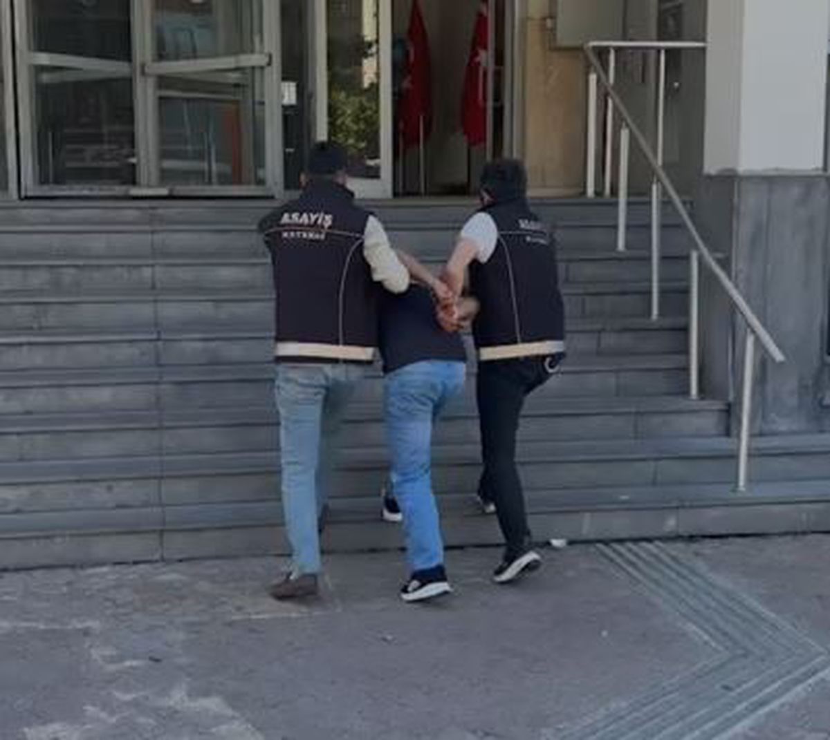 Kayseri'de 10 Yıl Hapis Cezasıyla Aranan Firari Hükümlü Yakalandı
