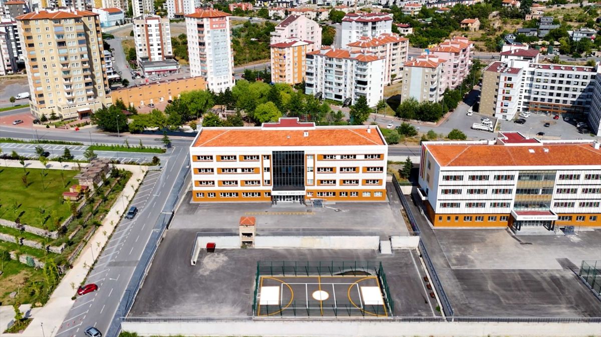 Kayseri'de Okullara Çevre Düzenlemesi