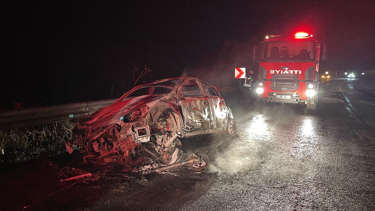 Kayseri'de Motosiklet-Otomobil Çarpıştı: 2 Yaralı