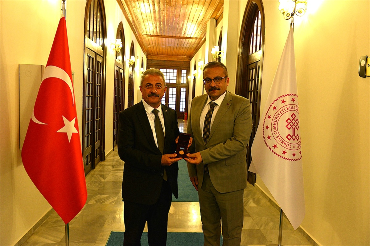 TÜRKSOY Madalyası İnceciköz'e Verildi