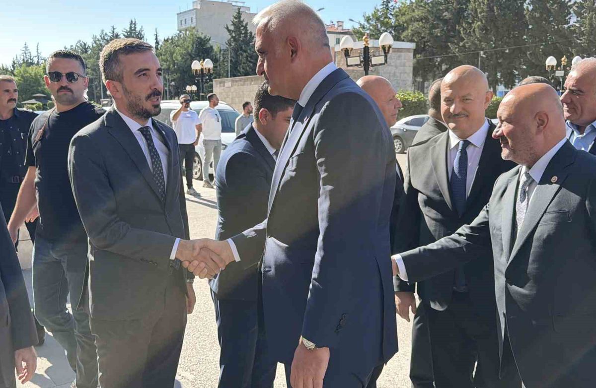 Bakan Ersoy Adıyaman'da Yatırımları İnceledi