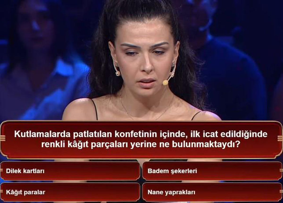 Kutlamalarda patlatılan konfetinin içinde, ilk icat edildiğinde renkli kâğıt parçaları yerine ne bulunmakt...