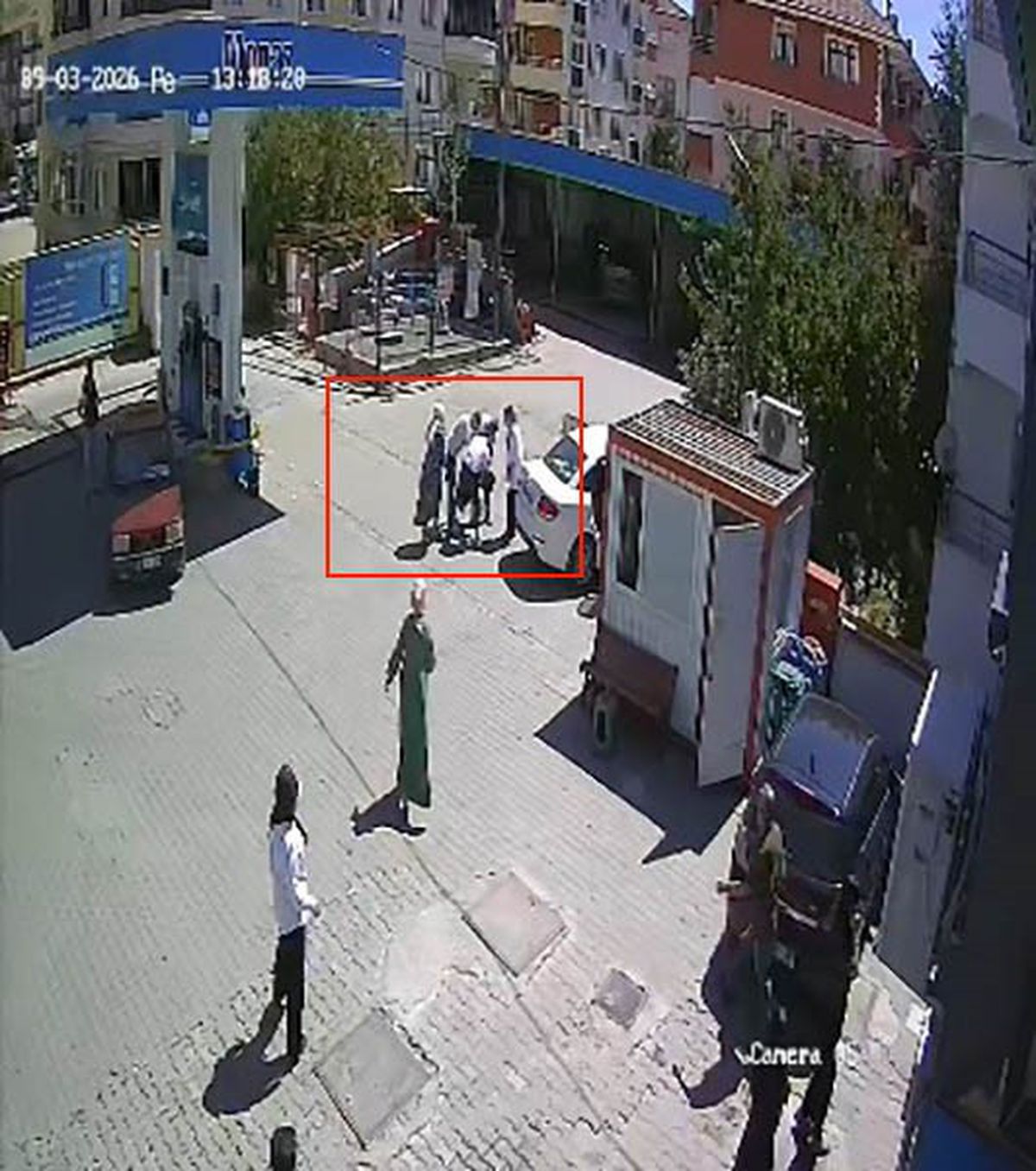 Polis Heimlich manevrasıyla çocuğu kurtardı