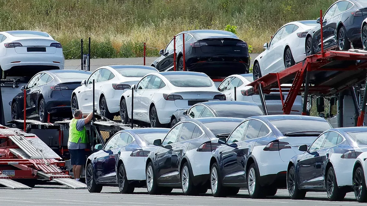 Portekiz Otomotiv Pazarı Ağustos'ta Güçlü Toparlandı, Elektrikli Araç Payı Yüzde 36,1'e Ulaştı