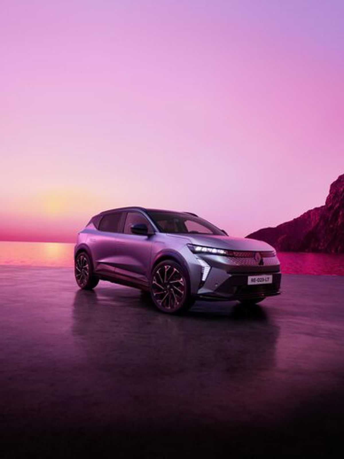 Renault Scenic E-Tech Yenilendi: Yeni LFP Batarya ve Gelişmiş Sürüş Destekleri