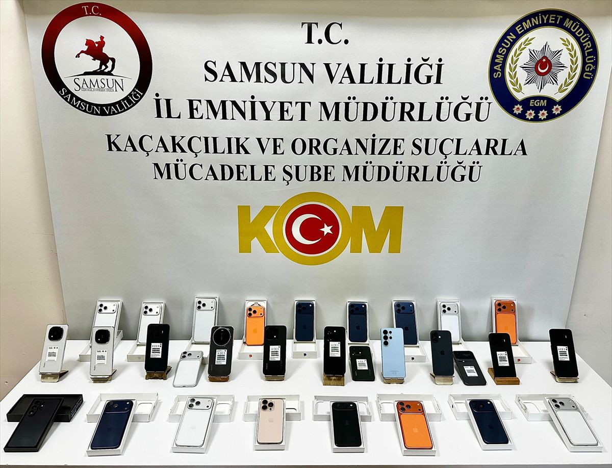 Samsun'da Gümrük Kaçağı Cep Telefonu Operasyonu: 30 Telefon Ele Geçirildi