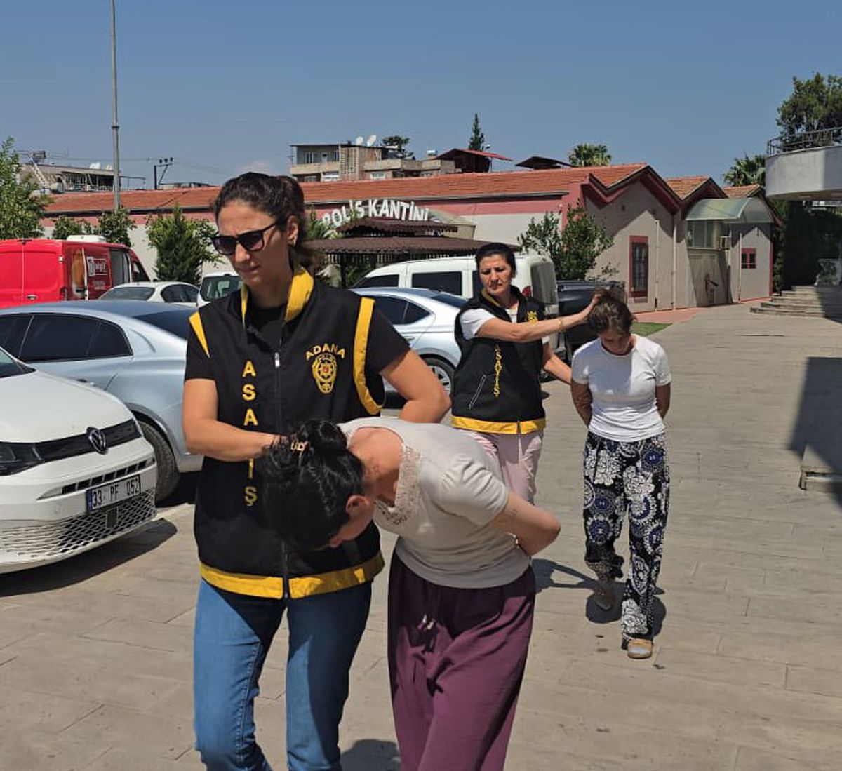 Adana'da evden 7,5 milyonluk çalıp ikinci soygun denemesinde yakalandılar