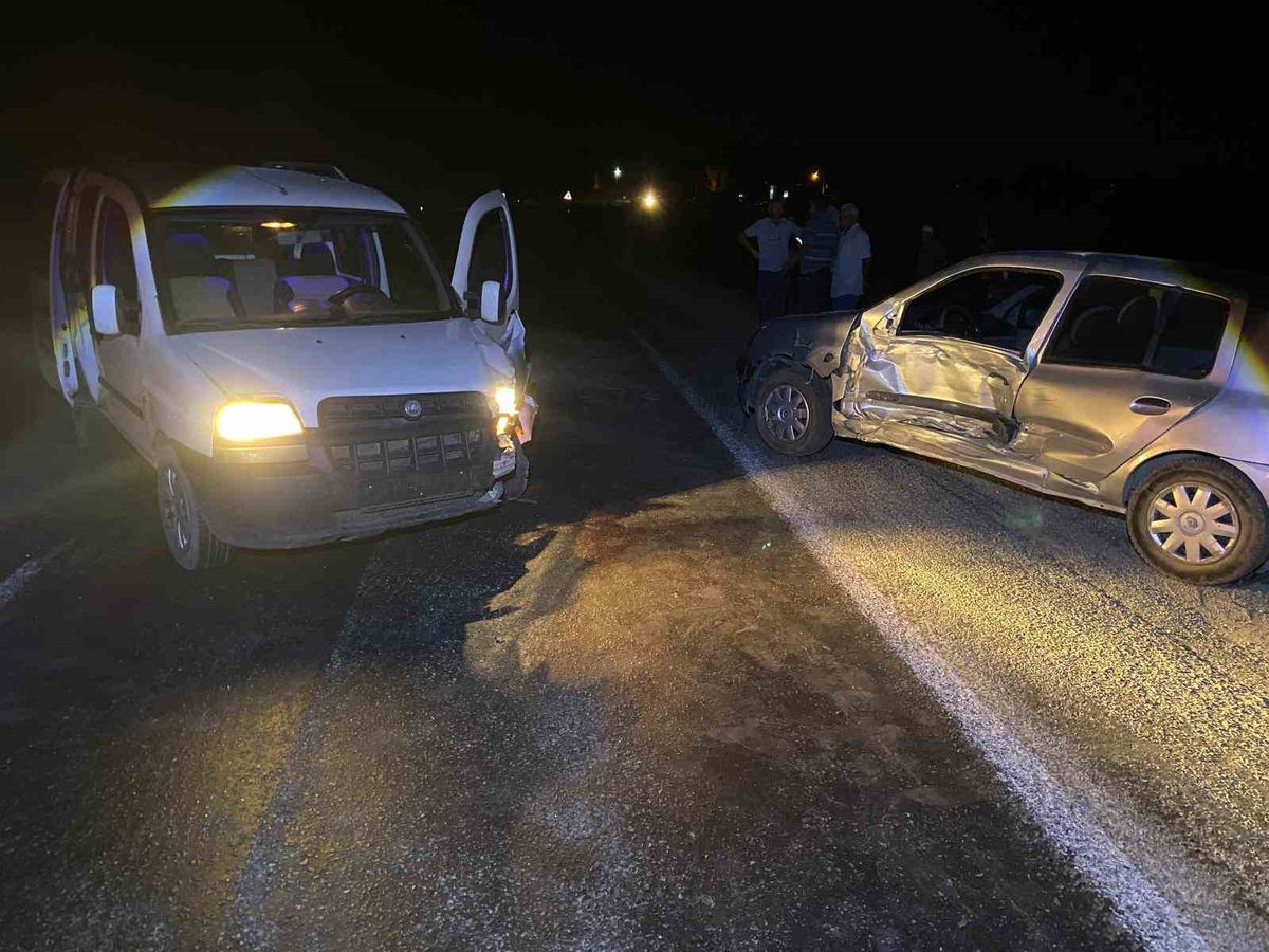 Afyonkarahisar'da Trafik Kazası: 2 Yaralı